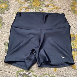 High Waist Alo Airlift Shorts M